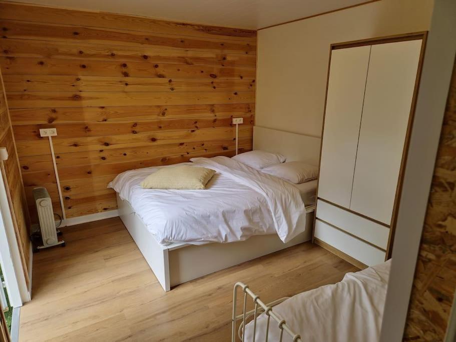 3 Bedroom Chalet On Camping Gt Balen Exterior photo